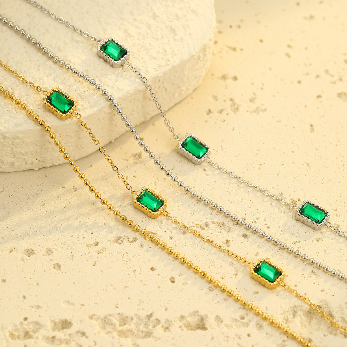 Elegante bracciale da donna in acciaio inossidabile placcato, stile ufficio, con zircone quadrato verde