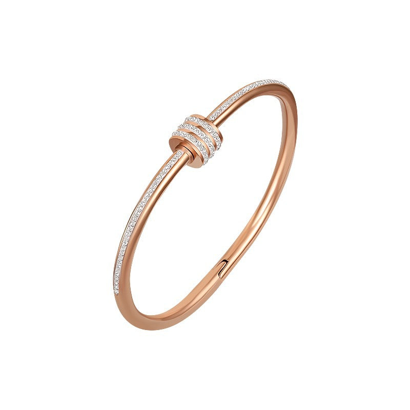 Minimalist Oval-Shaped Titanium Steel Bracelet for Women with Plated Finish, Elegant and Versatile Luxury Hand Jewelry