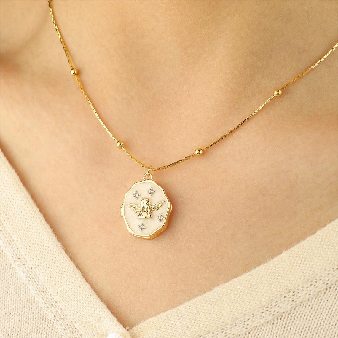 Collana di lusso con ciondolo apribile a forma di angelo per foto da donna, in acciaio al titanio, catena a O geometrica con ciondolo in acciaio inossidabile