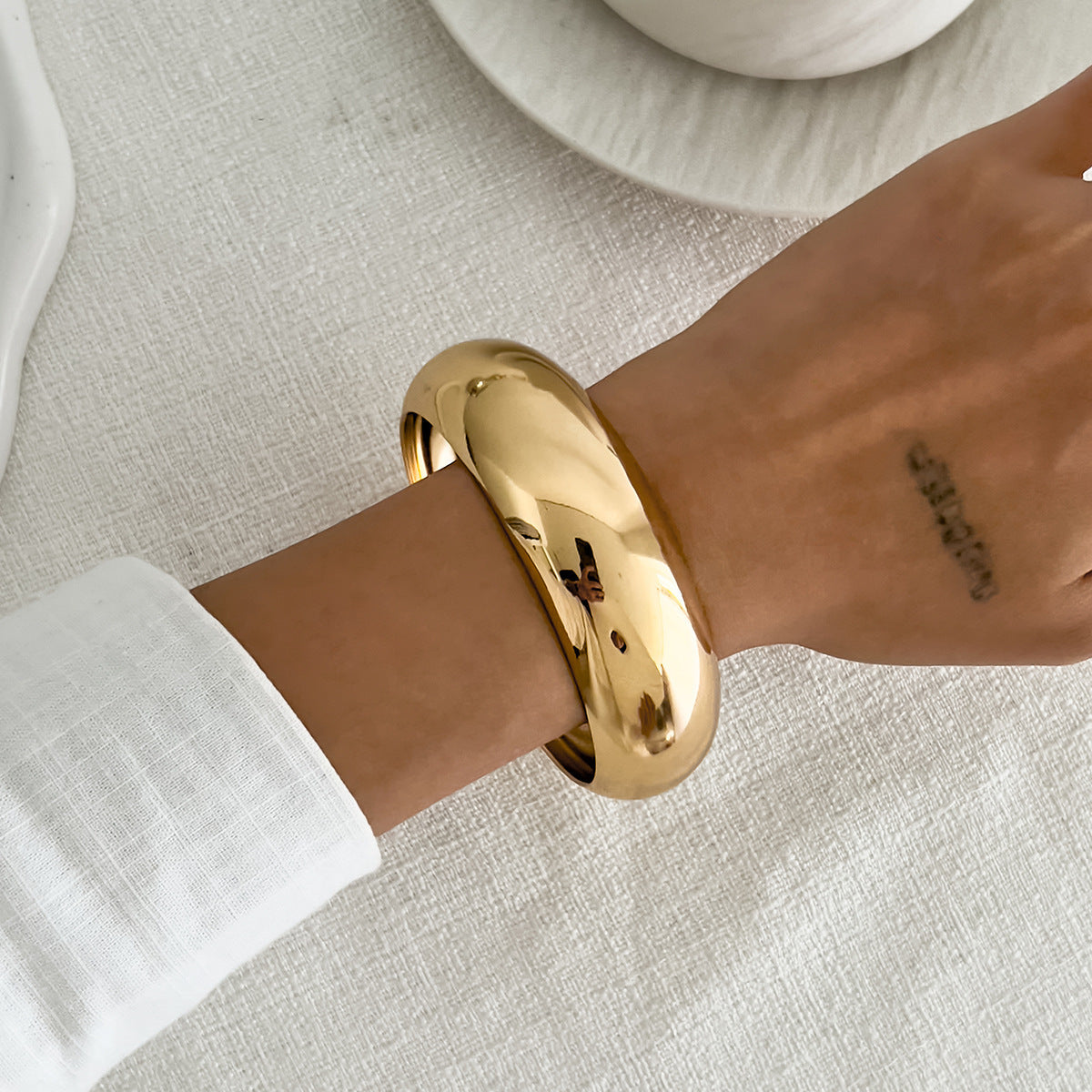 Exaggerated Hip-hop Geometric Round Plated Iron Cuff Bracelet