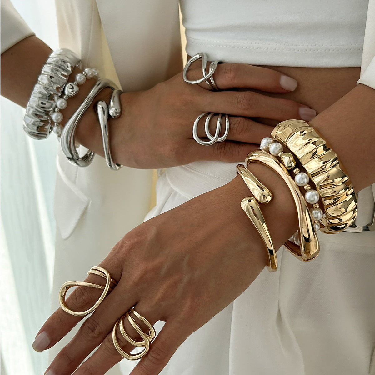 Pulsera de aleación ondulada irregular estilo punk con perlas de imitación para mujer