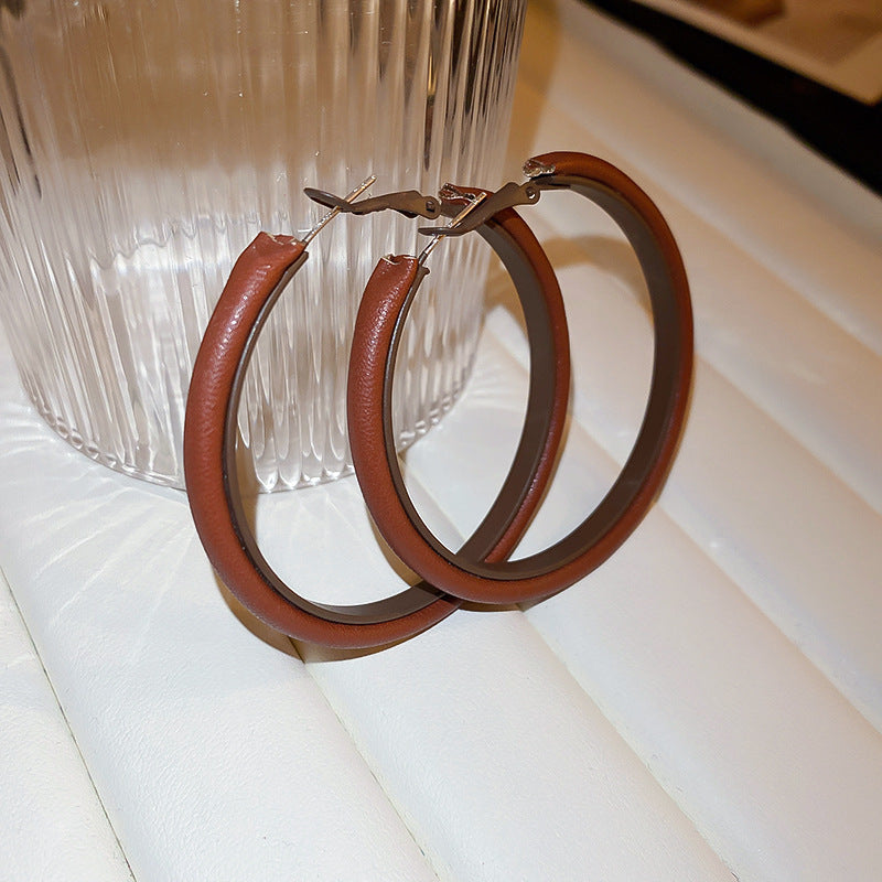 Orecchini a cerchio geometrici rotondi minimalisti da donna con base in rame placcato oro e perni in argento sterling 925, gioielli eleganti di lusso adatti all'ufficio