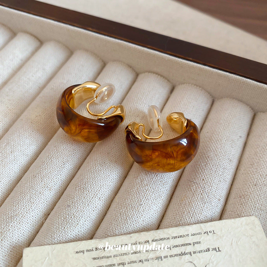 Retro Mahogany Style U-Shaped Resin Clip-On Earrings for Women with Plated Finish Lightweight Luxury Ear Jewelry