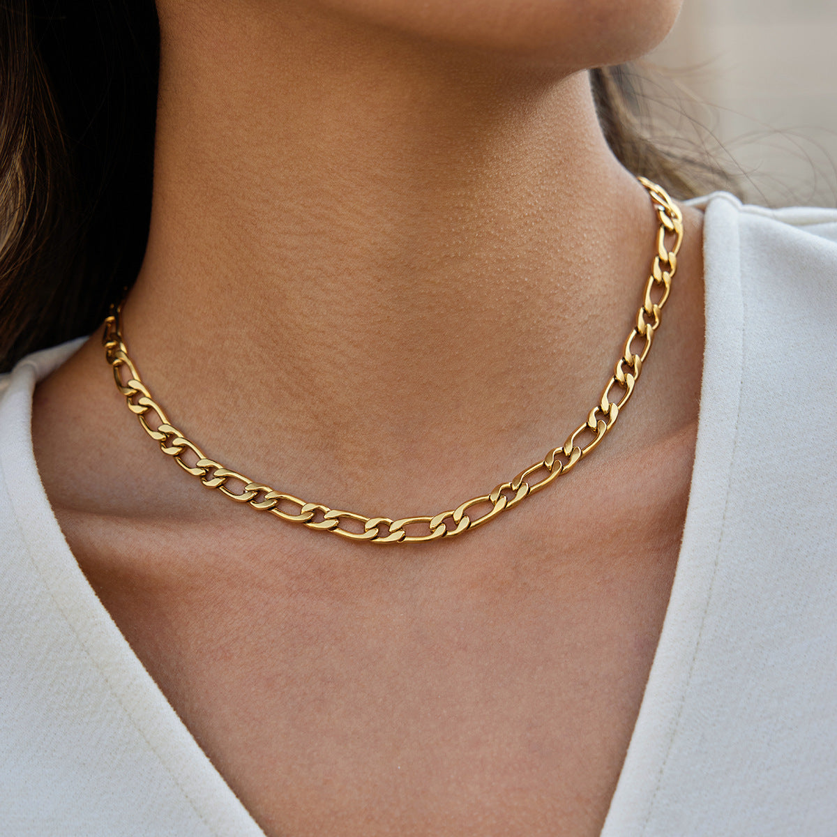 Collana Minimalista Geometrica da Donna in Acciaio al Titanio con Placcatura in Oro PVD Sottovuoto, Catena per Clavicola in Acciaio Inossidabile