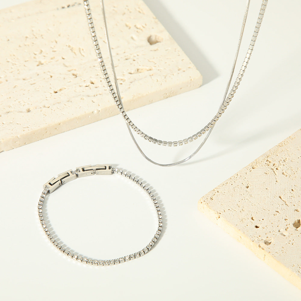 Minimalist Geometric Titanium Steel Bracelet with Zircon Inlay and 18K Vacuum Gold Plating for Unisex Wear