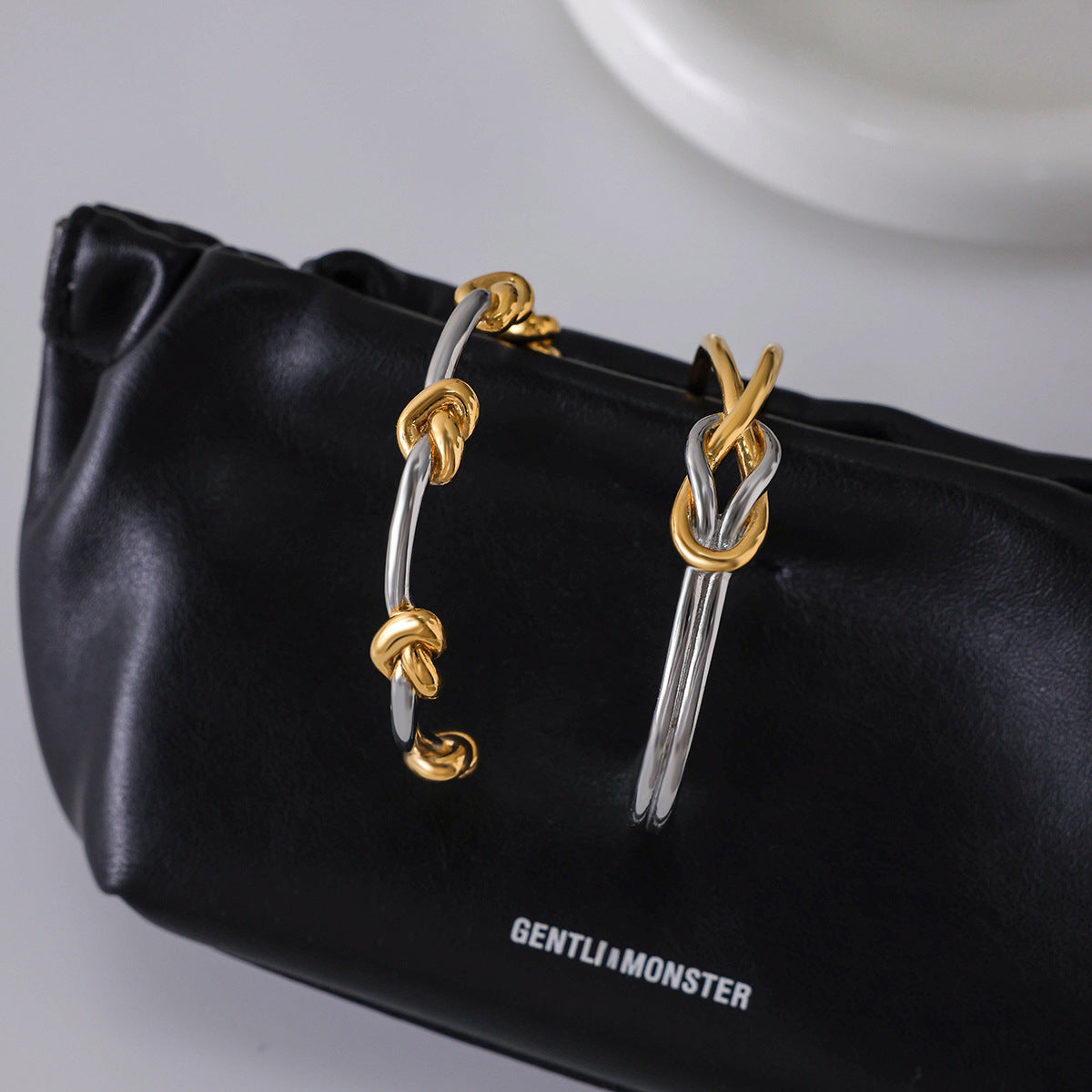 Pulsera de acero titanio con diseño de nudo de cuerda para mujer, con acabado chapado, joyería de acero inoxidable, moderna y minimalista