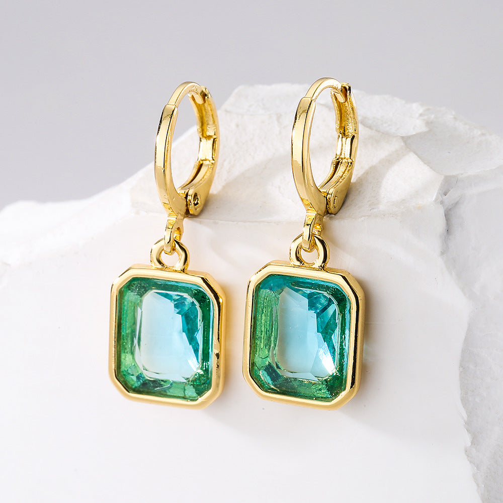 Orecchini a perno geometrici minimalisti in rame con placcatura in oro 18 carati e intarsio di zirconi per donna