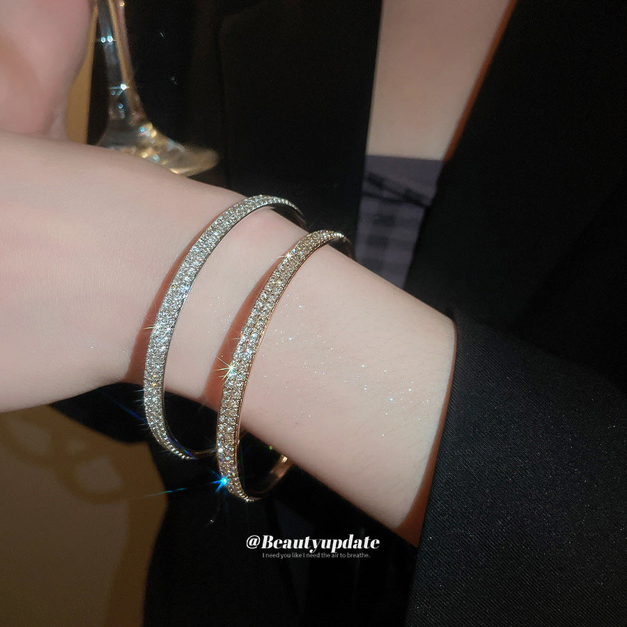 Elegante Pulsera de Cobre de Lujo con Incrustaciones de Pedrería Diseño Geométrico Redondo Brazalete Versátil de Moda para Mujer