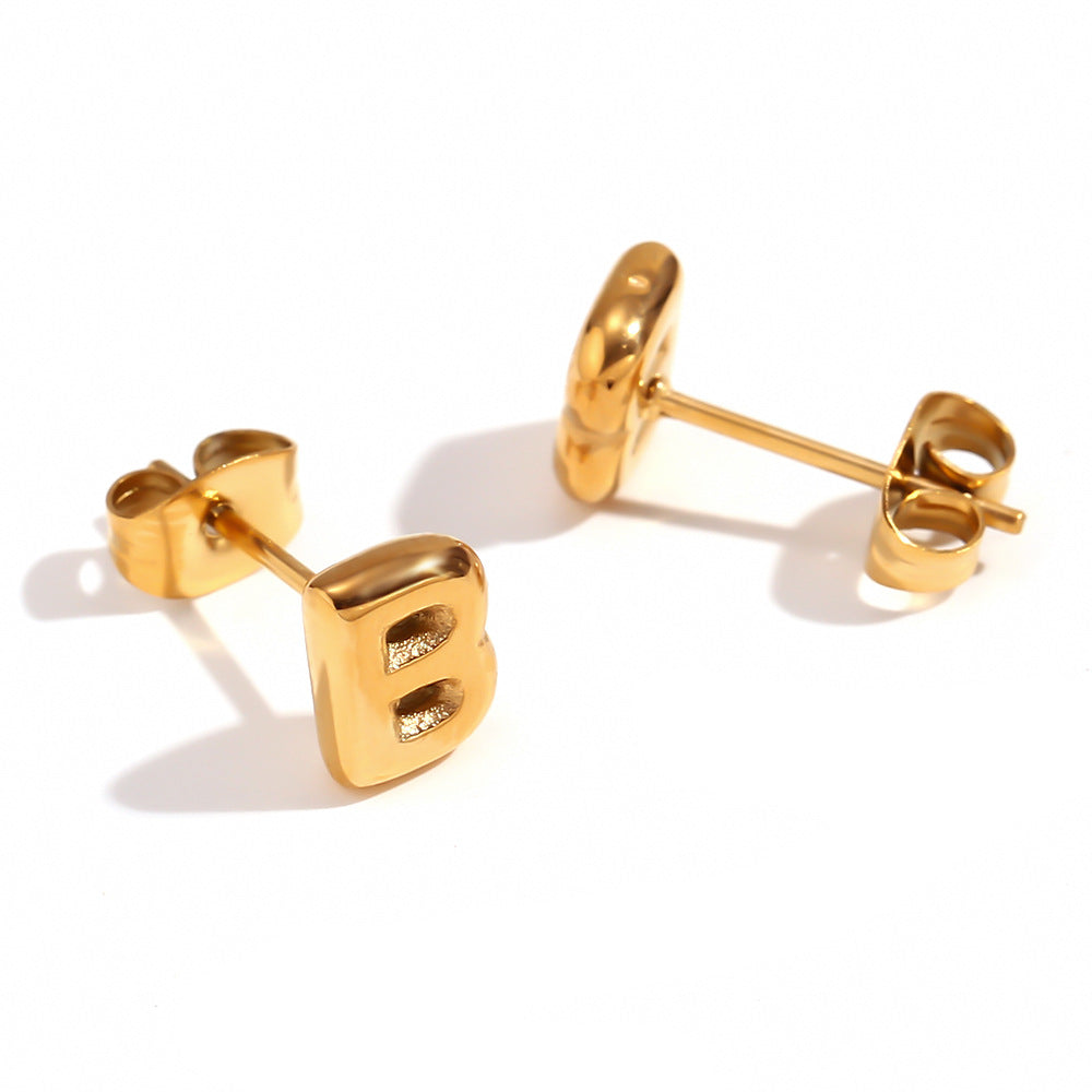 Orecchini a perno da donna con lettera geometrica moderna minimalista in acciaio al titanio placcato oro 18K