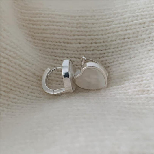 Orecchini a perno da donna minimalisti a forma di cuore in argento sterling 925 con placcatura in oro