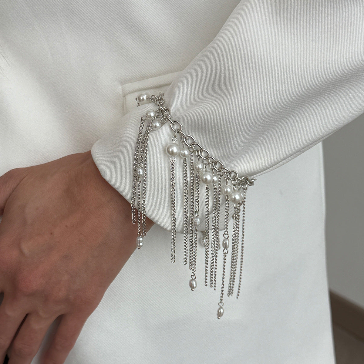 Minimalist Elegant Geometric Round Pearl Plated Iron Brass Long Chain Tassel Bracelet for Women