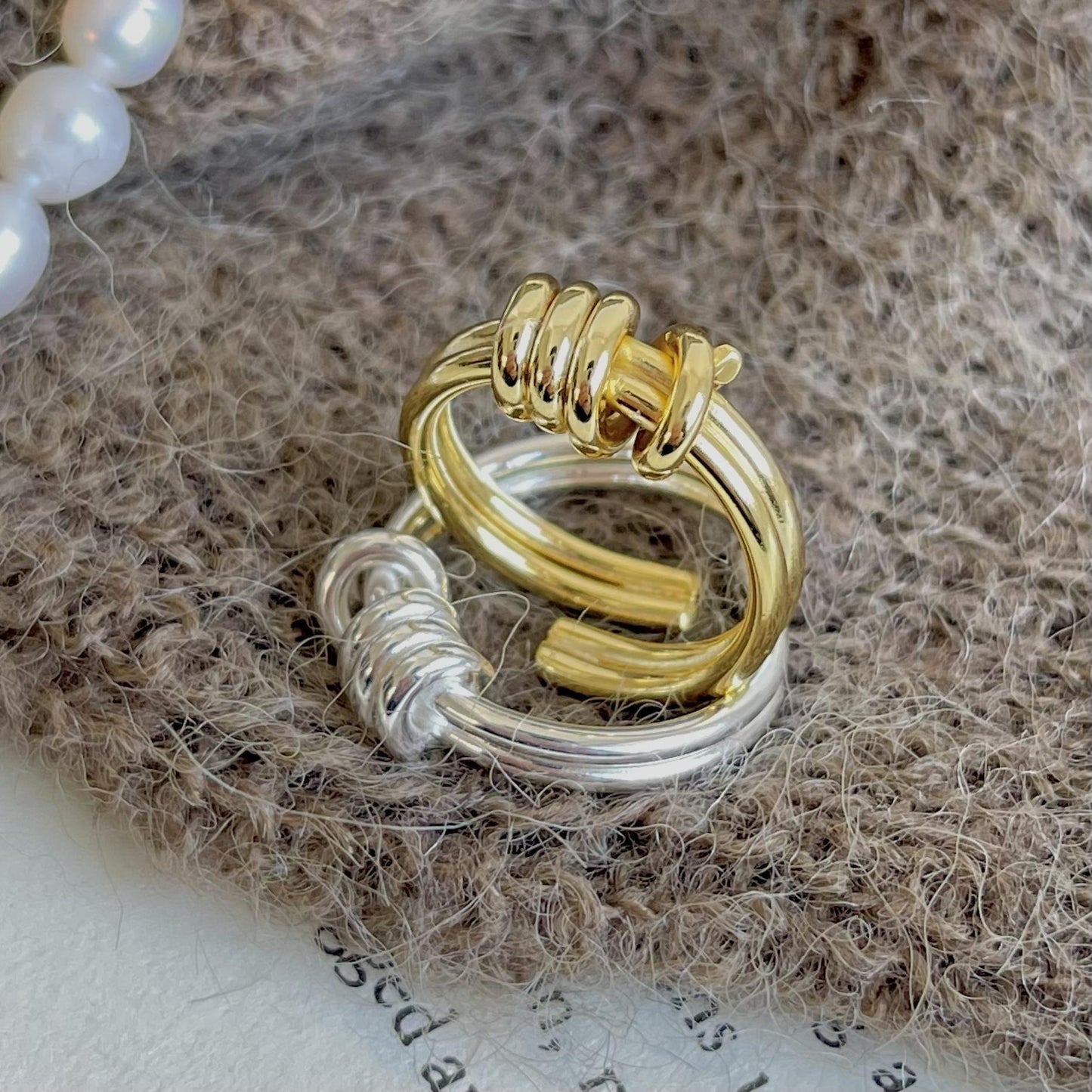 Anello Minimalista Irregolare da Donna in Argento 925 con Nodo