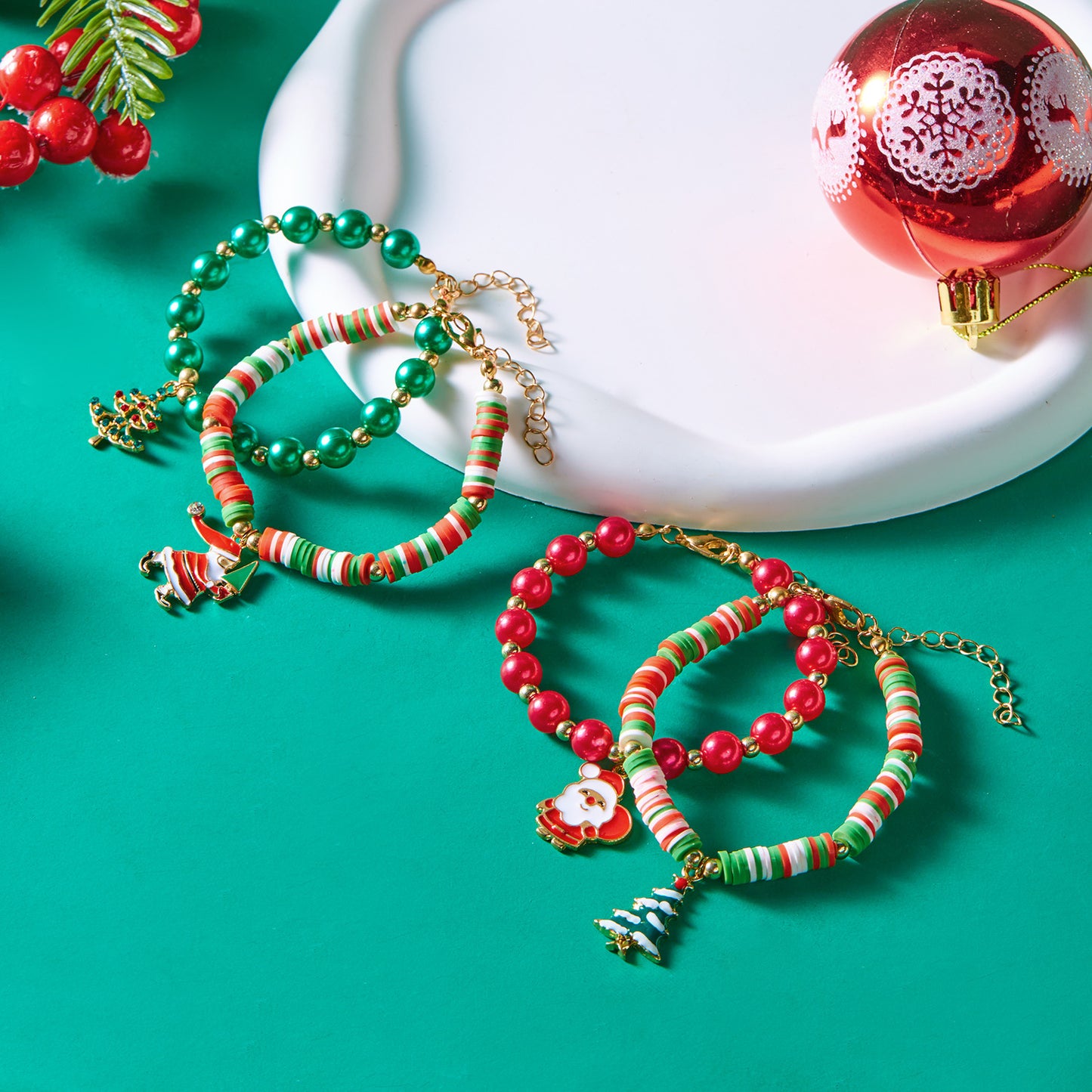 Pulsera de Abalorios de Navidad Hecha a Mano con Abalorios de Aleación de Zinc de Papá Noel y Árbol para Mujer