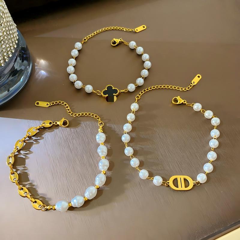 Geometric Letter Pig Nose Double D Clover Titanium Steel Plated Pearl Bracelet
