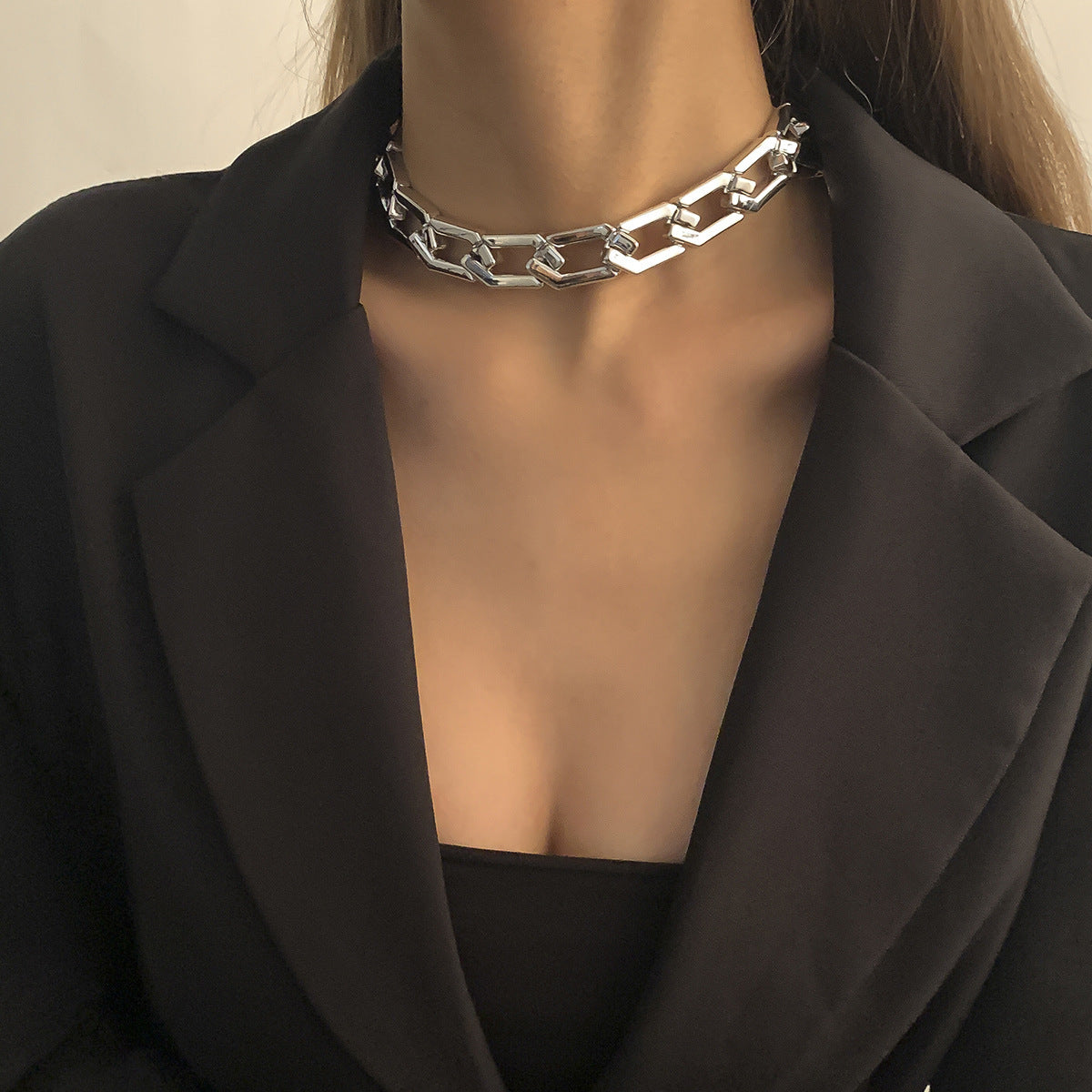 Collana girocollo da donna punk vintage minimalista in metallo geometrico