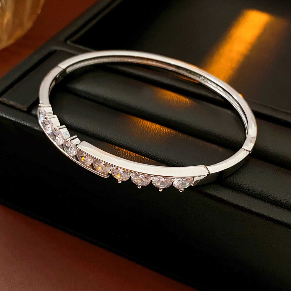 Elegant Heart-Shaped Gold-Plated Zirconia Bracelet for Women with Delicate Luxury Aesthetic