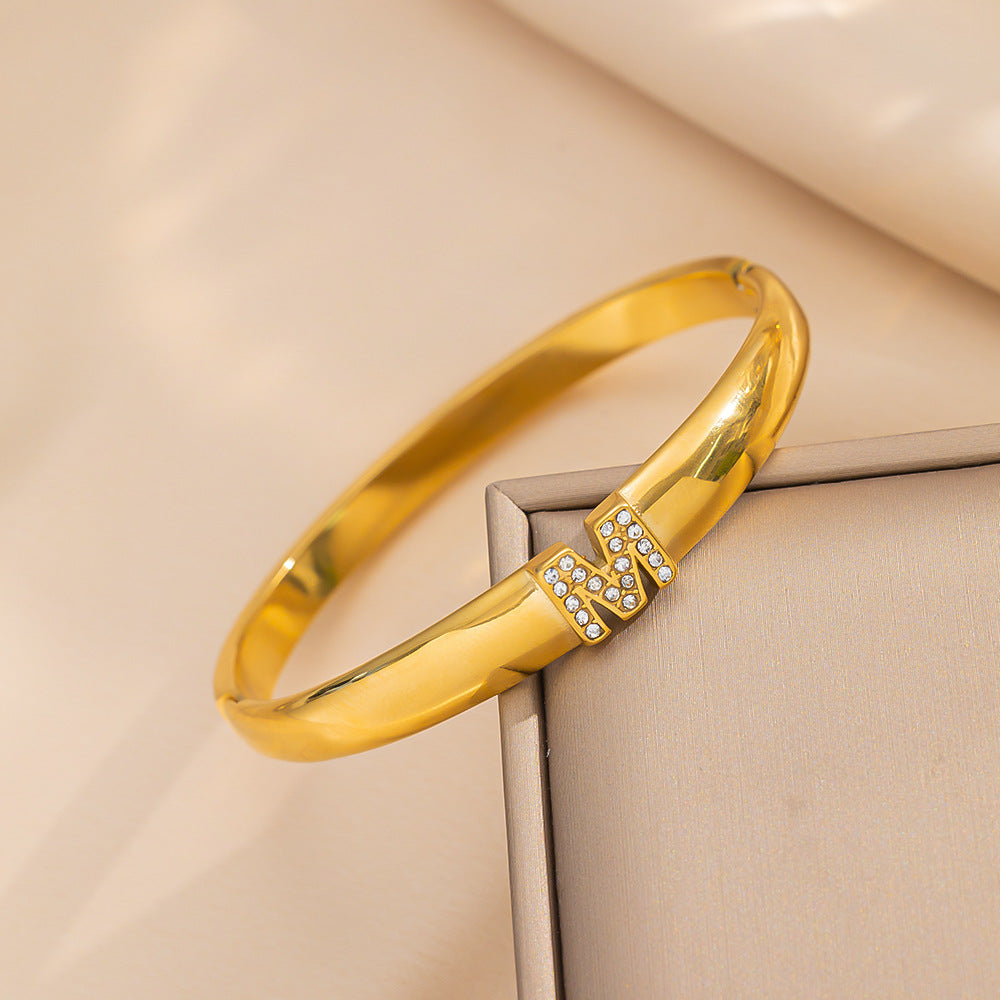 Bracciale Minimalista in Acciaio Inossidabile da Donna con Placcatura in Acciaio al Titanio e Intarsio di Strass a Forma Geometrica Ovale
