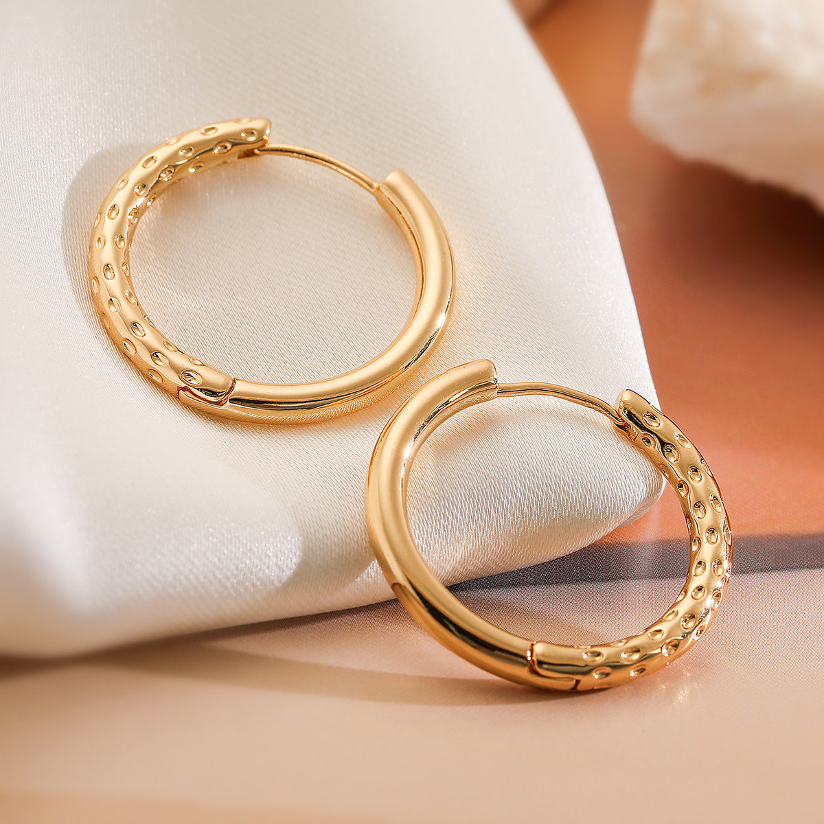 Orecchini a Cerchio Geometrici Minimalisti in Rame Placcati Oro 18K da Donna