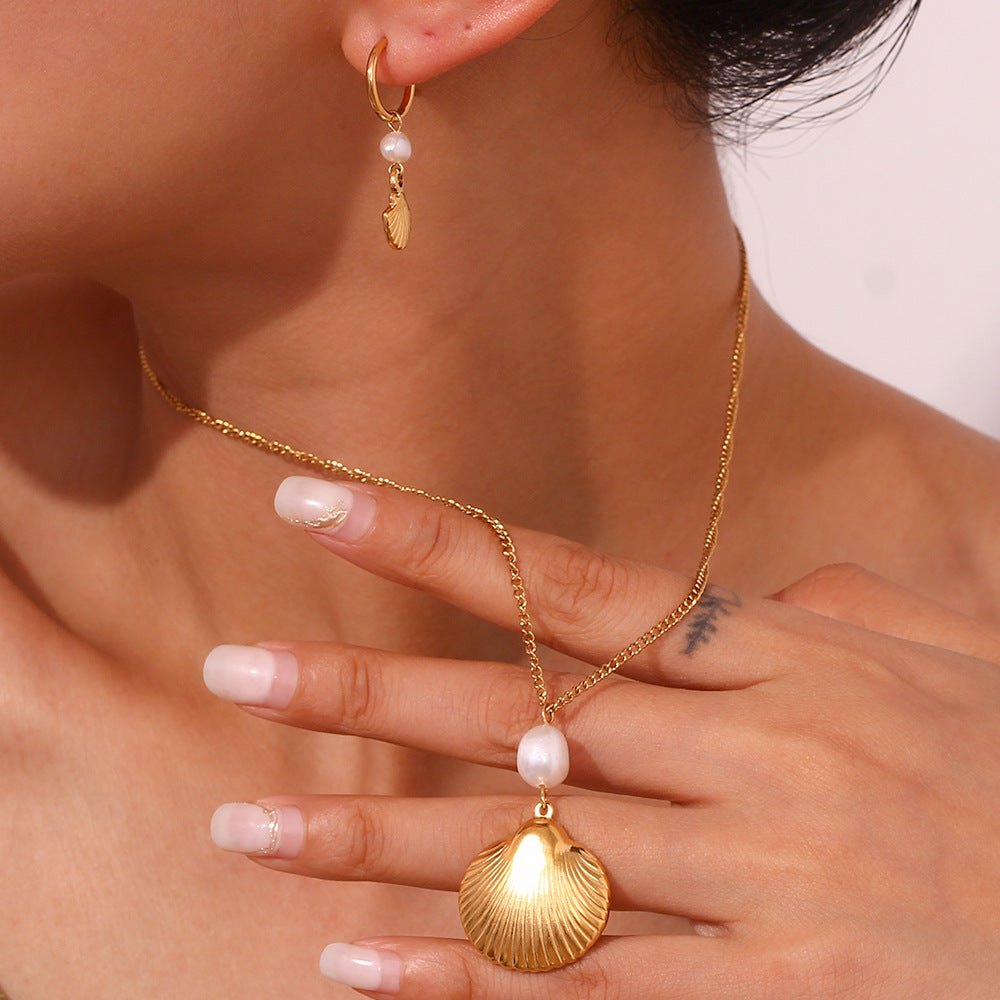 Vintage Fashion Geometric Stainless Steel Plated 18K Gold Freshwater Pearl and Shell Necklace for Women