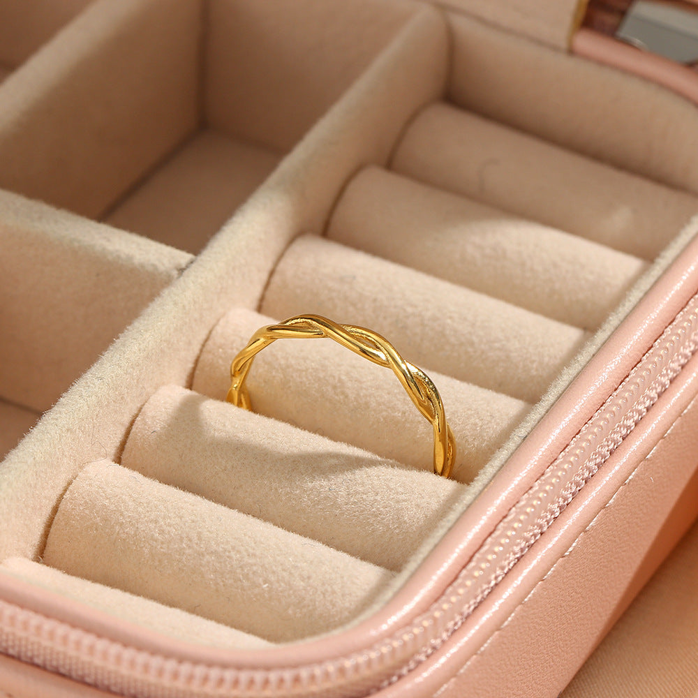 Anello da donna minimalista geometrico in acciaio inossidabile placcato oro 18 carati