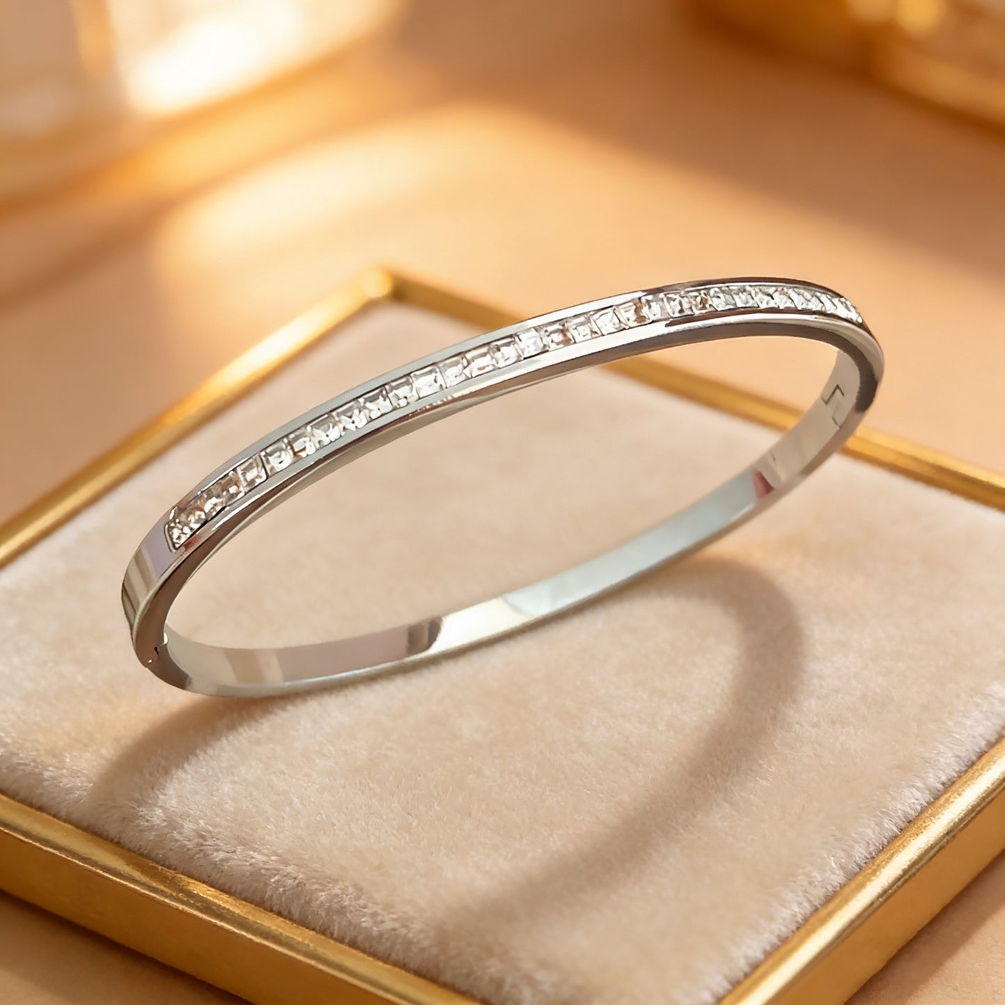 Elegant 18K Gold Plated Geometric Round Titanium Steel Bracelet