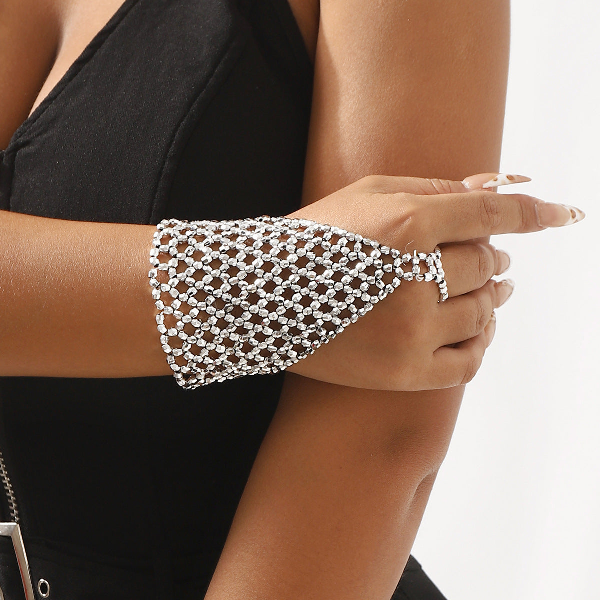 Pulsera geométrica de malla hueca, dulce y atrevida, para mujer con cuentas de plástico y diseño elástico.