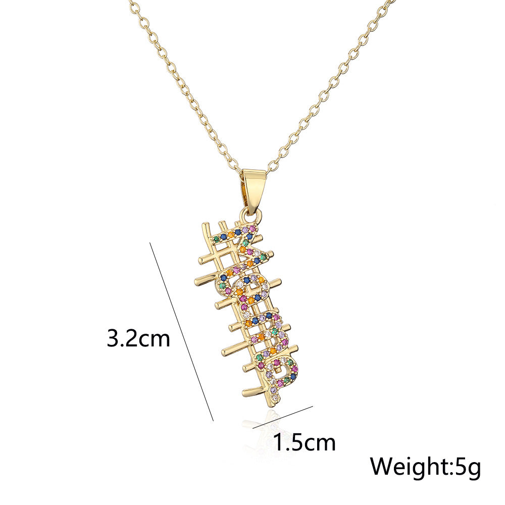 Collana con Ciondolo Geometrico Minimalista MAMA in Rame con Placcatura in Oro Vero e Intarsio di Zirconi