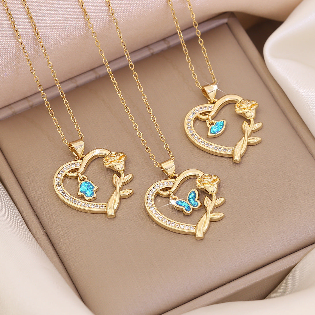 Fashionable Heart-Shaped Copper Pendant Necklace with 18K Gold Plating for Women