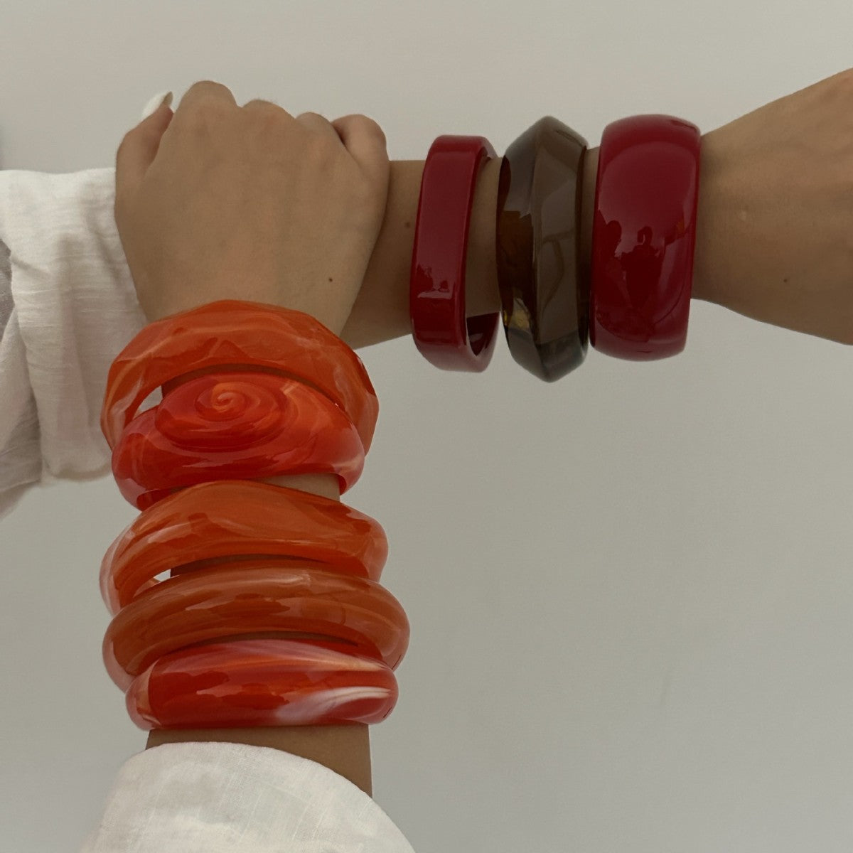 Bracciale rigido acrilico con olio a goccia geometrico rotondo vintage da donna