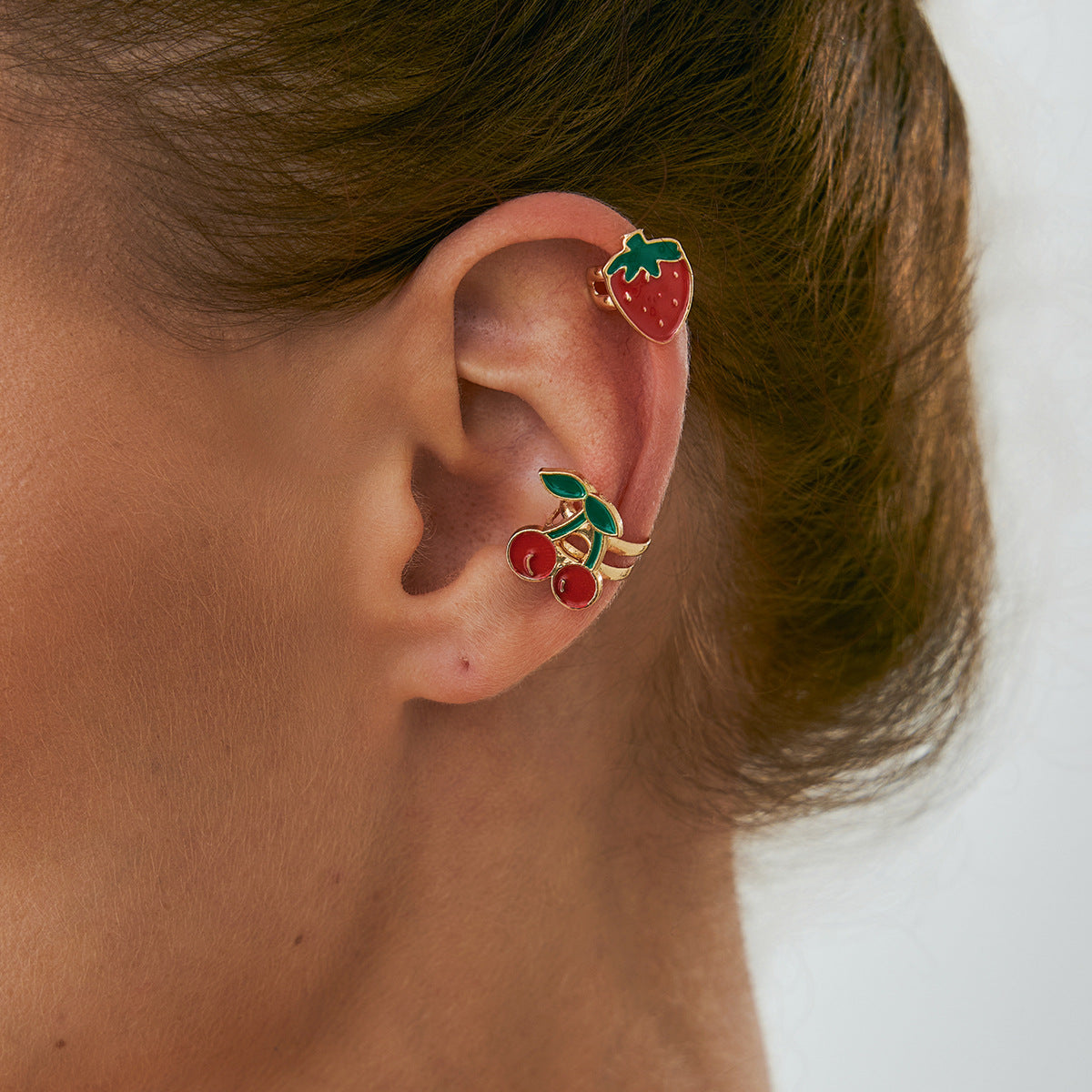 Cute Strawberry-Shaped Alloy Ear Cuffs with Plated Finish for Women, Minimalist Cartoon-Inspired Ear Bone Clips