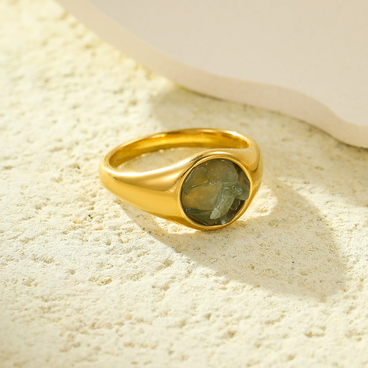 Anello geometrico da donna in acciaio inossidabile placcato oro 18 carati con intarsio in pietra naturale