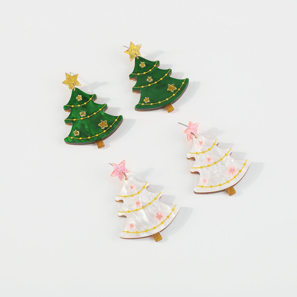 Pendientes acrílicos con forma de árbol de Navidad, con abalorios, cristales de estrás y base de PU. Joyería navideña geométrica hecha a mano.