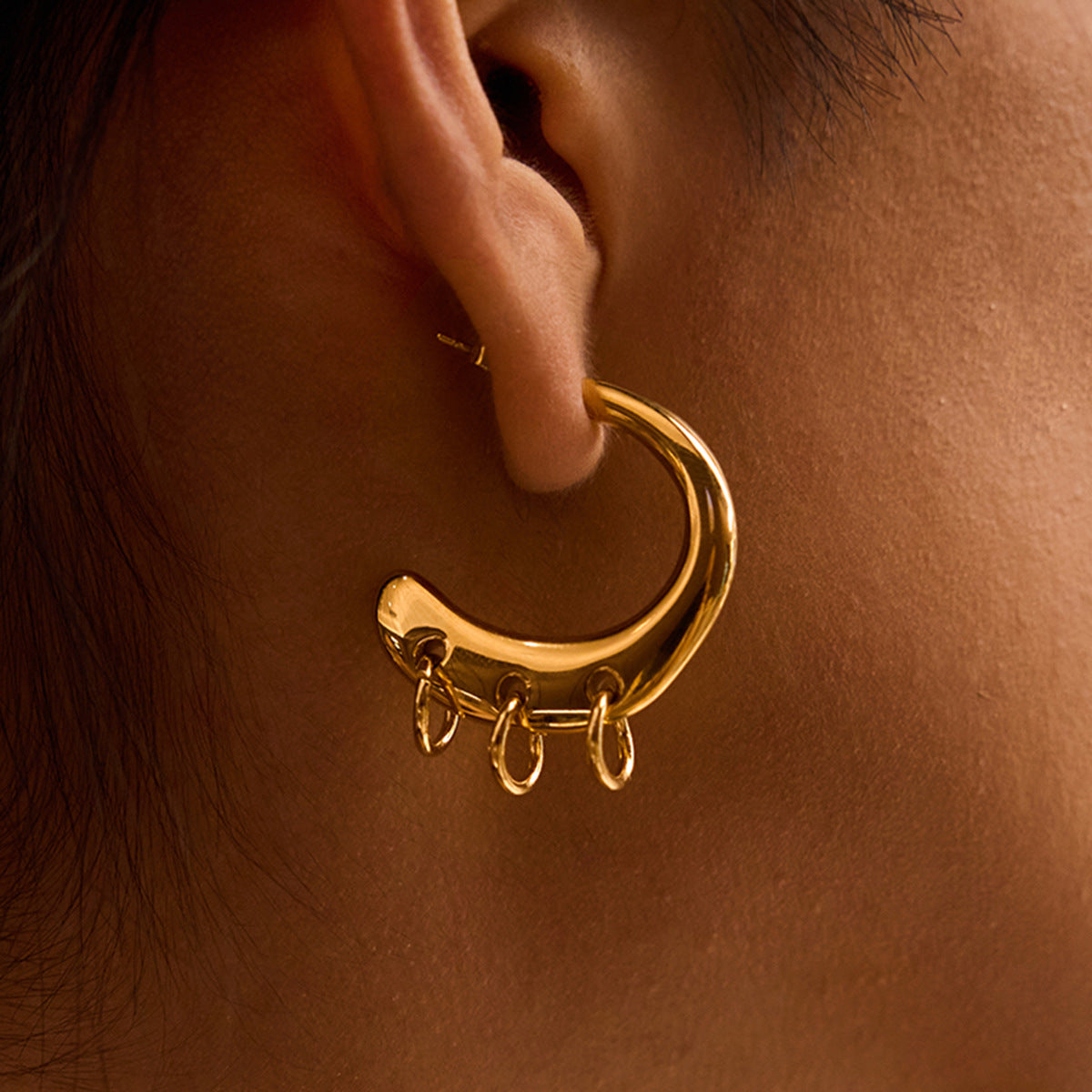 Orecchini a Cerchio da Donna a Forma di C, Minimalisti, Eleganti, Geometrici, in Acciaio Inox e Titanio Placcato, con Barretta DIY per Ciondoli