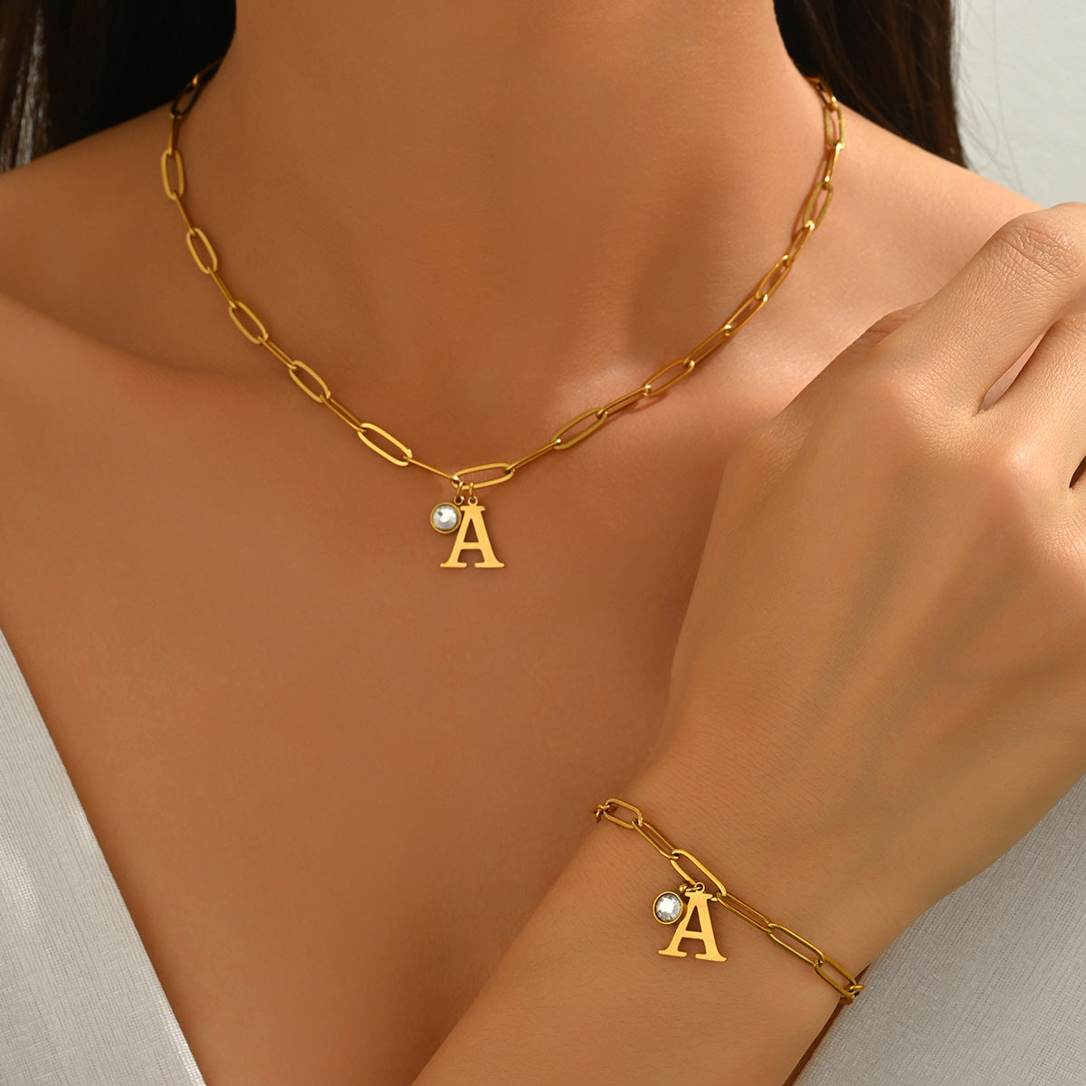 Elegante Parure di Collana e Bracciale da Donna in Acciaio Inossidabile con Lettera, Placcata Oro 18K