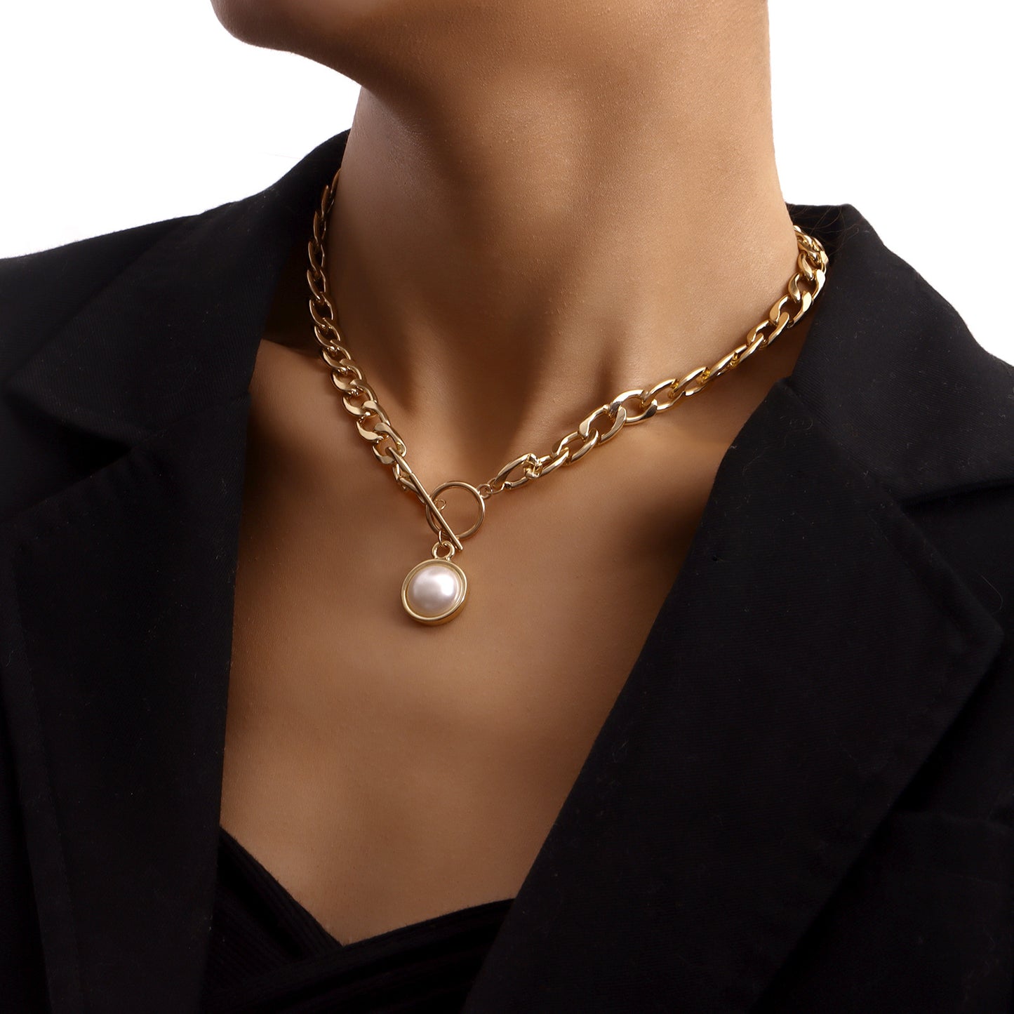 Collana con ciondolo geometrico da donna stile Punk minimalista con catena cubana in lega placcata oro e accento di perle