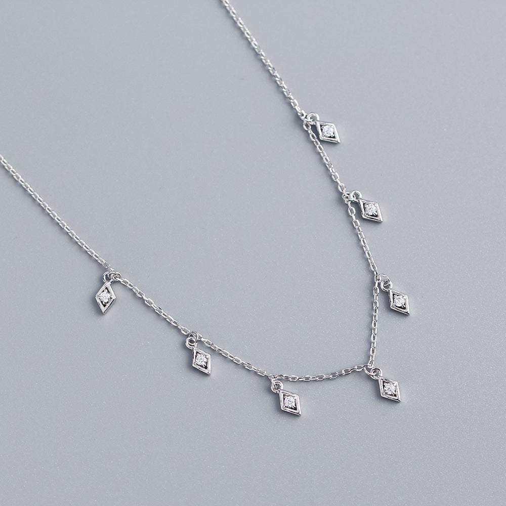 Elegante collar con colgante de plata de ley 925 geométrica con circonitas cúbicas y cadena de eslabones para mujer