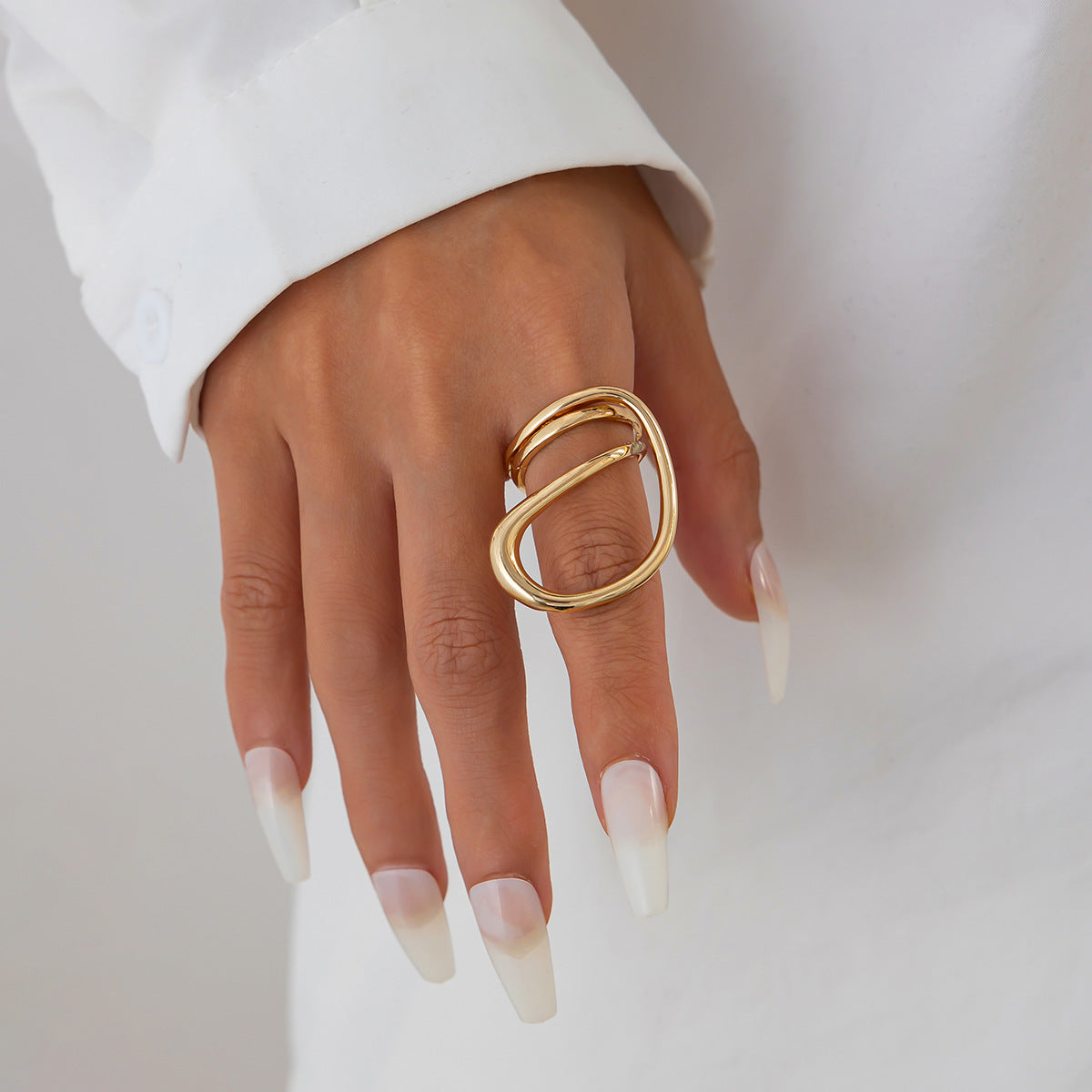 Bracciale rigido da donna in lega vintage ondulata irregolare con finitura placcata
