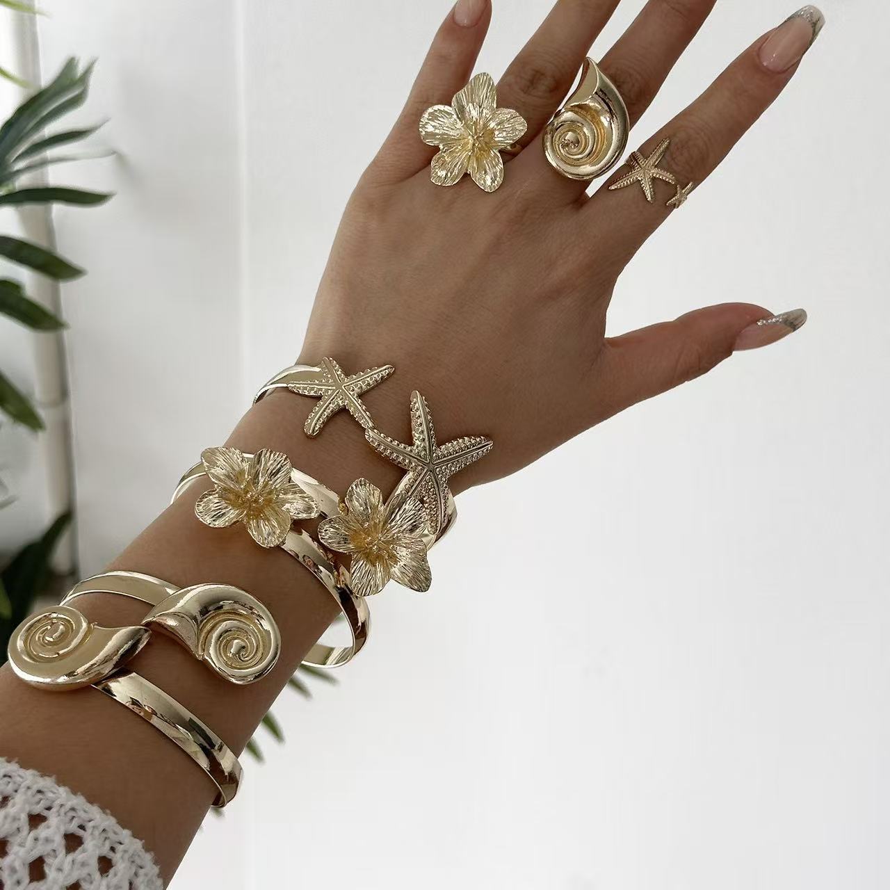 Vintage Geometric Floral Plated Alloy Ring for Women