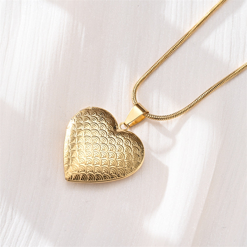 Collana Minimalista a Cuore in Acciaio Inossidabile per Coppie con Ciondolo in Acciaio al Titanio Premium e Design Minimalista Elegante