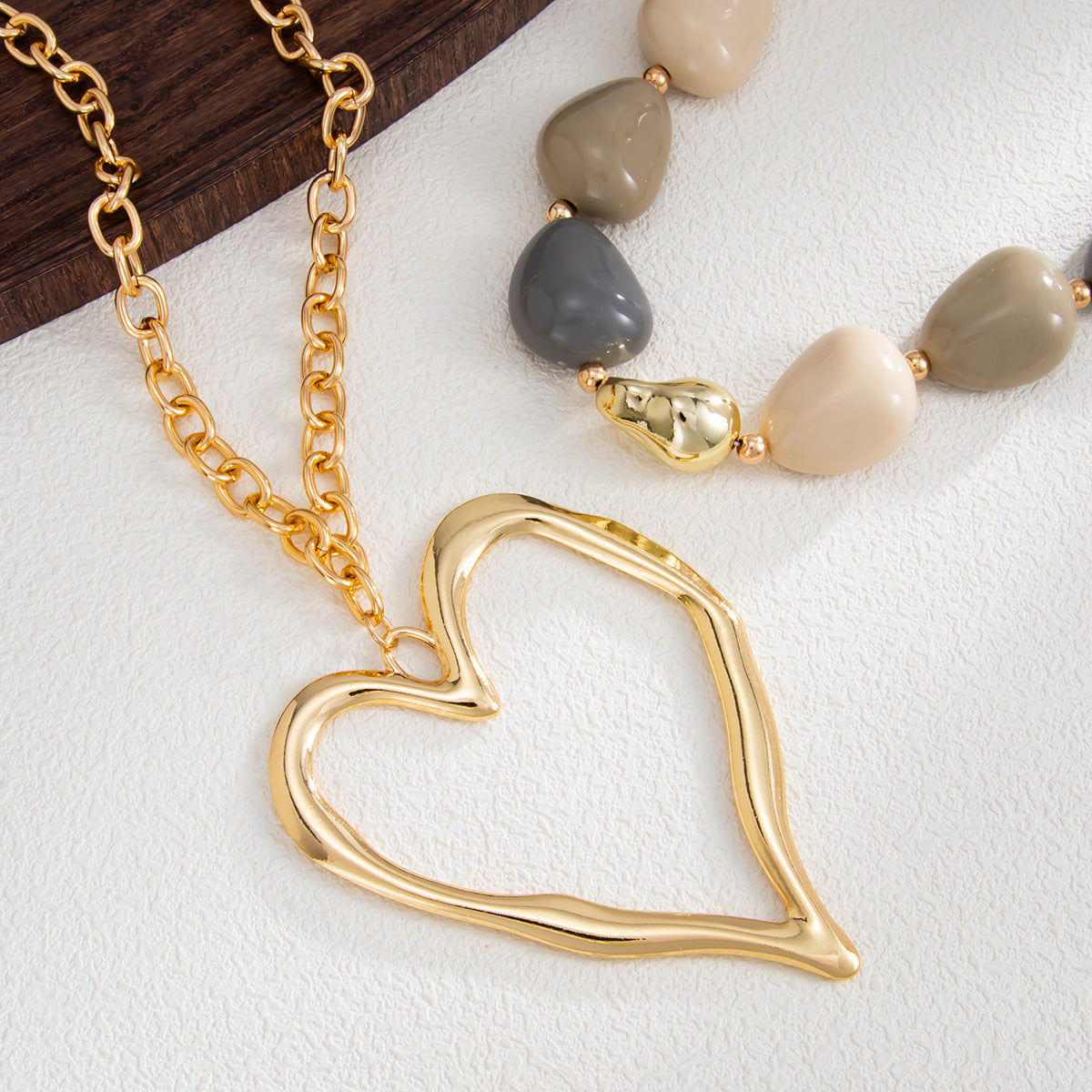 Sweet Punk Exaggerated Heart Resin Zinc Alloy Plated Necklace for Women