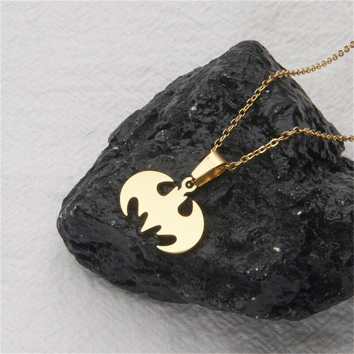 Minimalist Bat-Shaped Stainless Steel Pendant Necklace with Plated Finish for Unisex Daily Wear