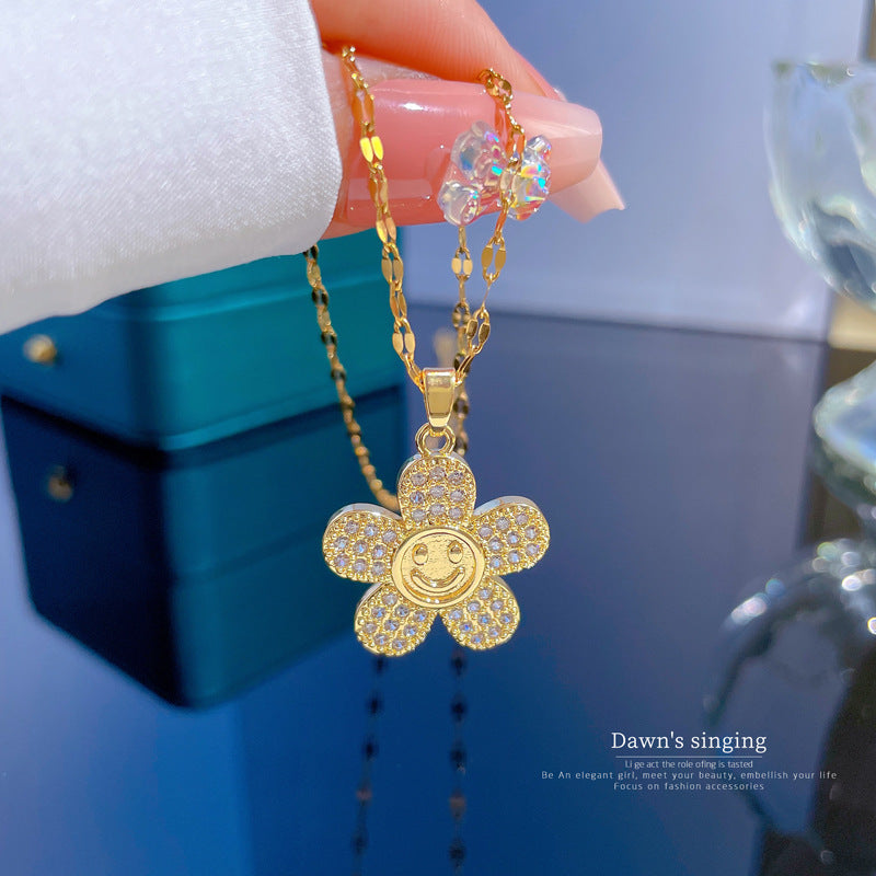 Collana con Pendente Geometrico Floreale Esotico per Donne in Acciaio al Titanio con Dettagli Micro-Pavé e Stile a Catena per Clavicole