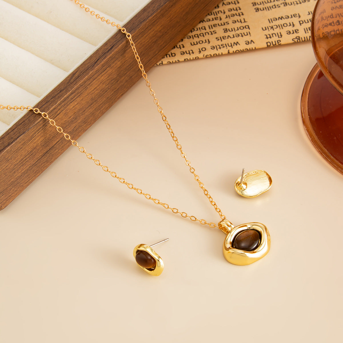 Vintage Oval Tiger Eye Agate Pendant Necklace Alloy Plated Geometric for Women