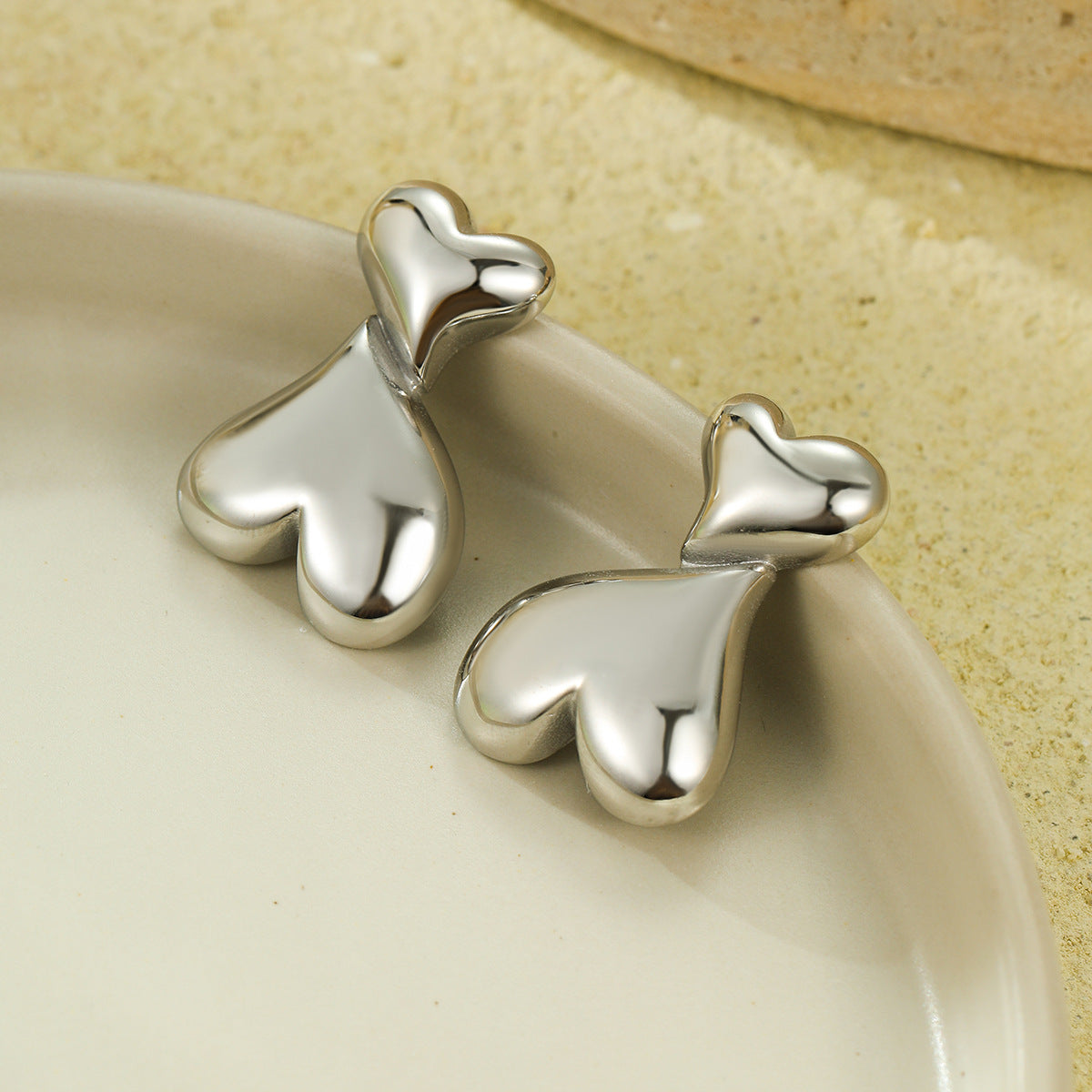 Orecchini a perno da donna a forma di cuore, in acciaio inossidabile lucidato, stile vintage, minimalista, con finitura placcata