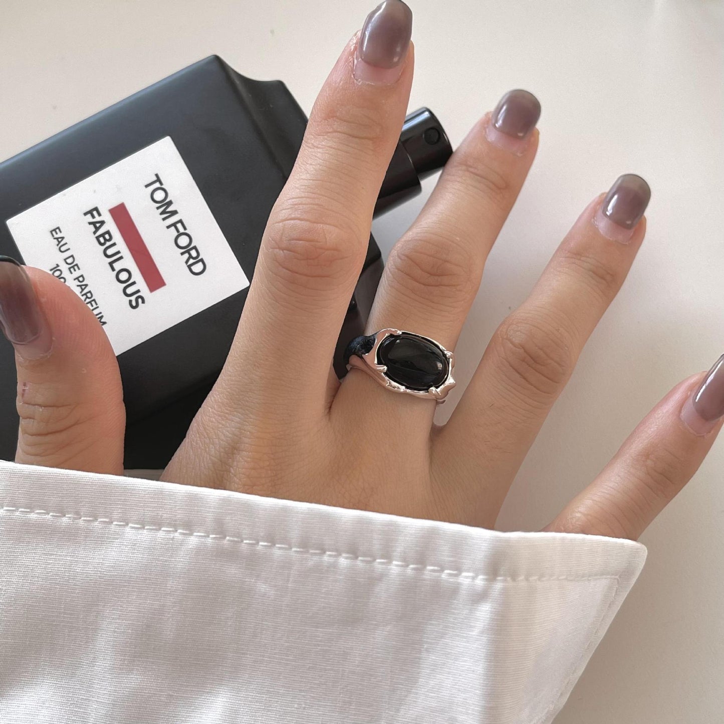 Anello regolabile in argento sterling 925 a forma di fiore minimalista con intarsio in onice nero da donna