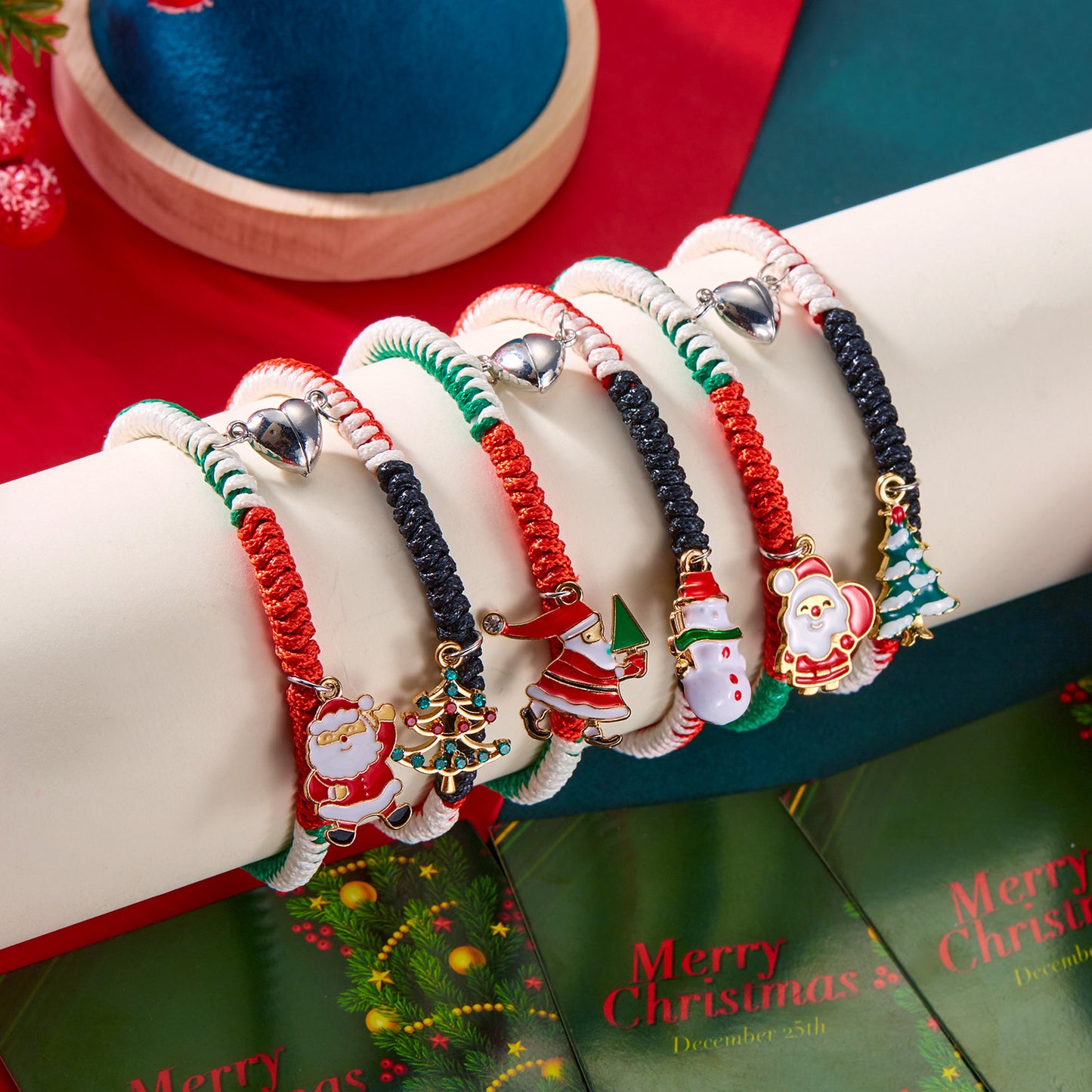 Pulsera trenzada navideña para mujer con colgantes de Papá Noel y árbol de Navidad en aleación, joya festiva para las fiestas