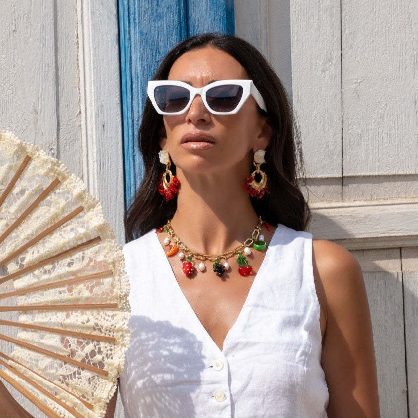 Collana a Pendente Rustica a Forma di Frutta Fresca con Uva, Fragola, Ciliegia e Pera in Rame Placcato