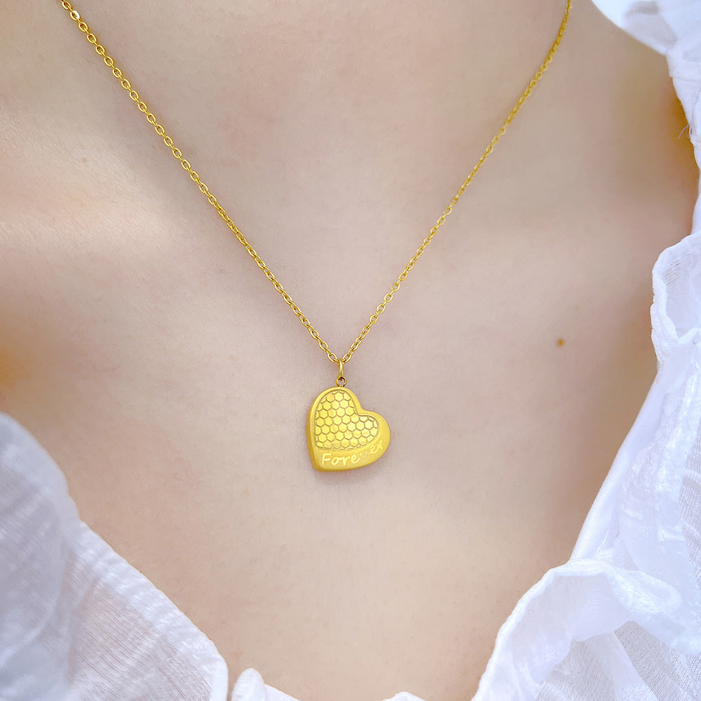 Collana Pendente Lettera a Cuore Minimalista da Donna in Acciaio al Titanio con Finitura Placcata