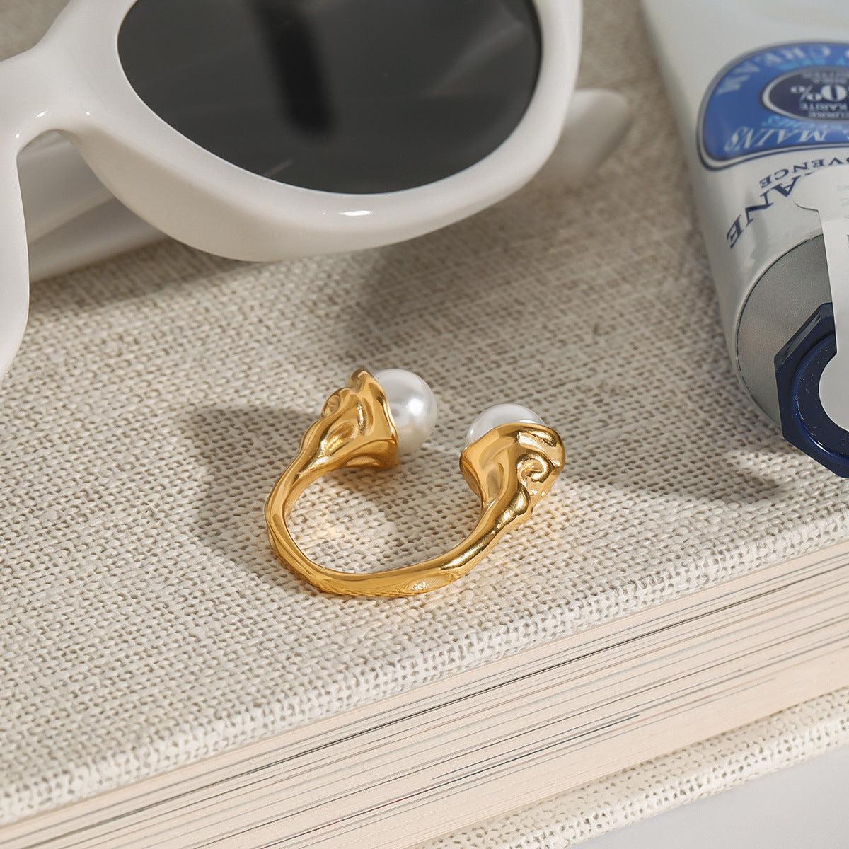 Elegant Geometric 18K Gold Plated Stainless Steel Ring with Pearl Inlay for Women