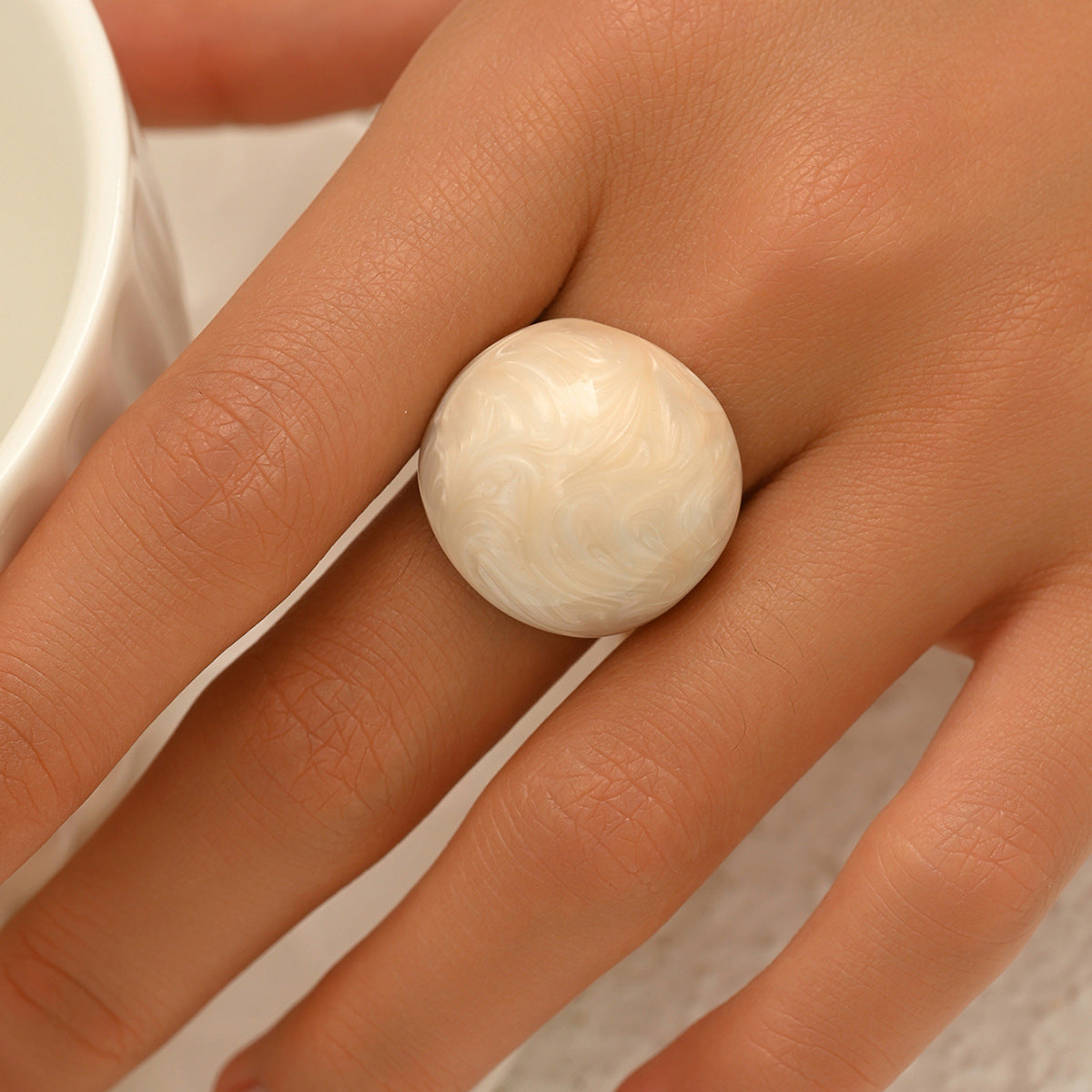Anillo Abierto de Cobre con Esmalte Geométrico Minimalista y Patrón Circular y de Puntos para Mujer